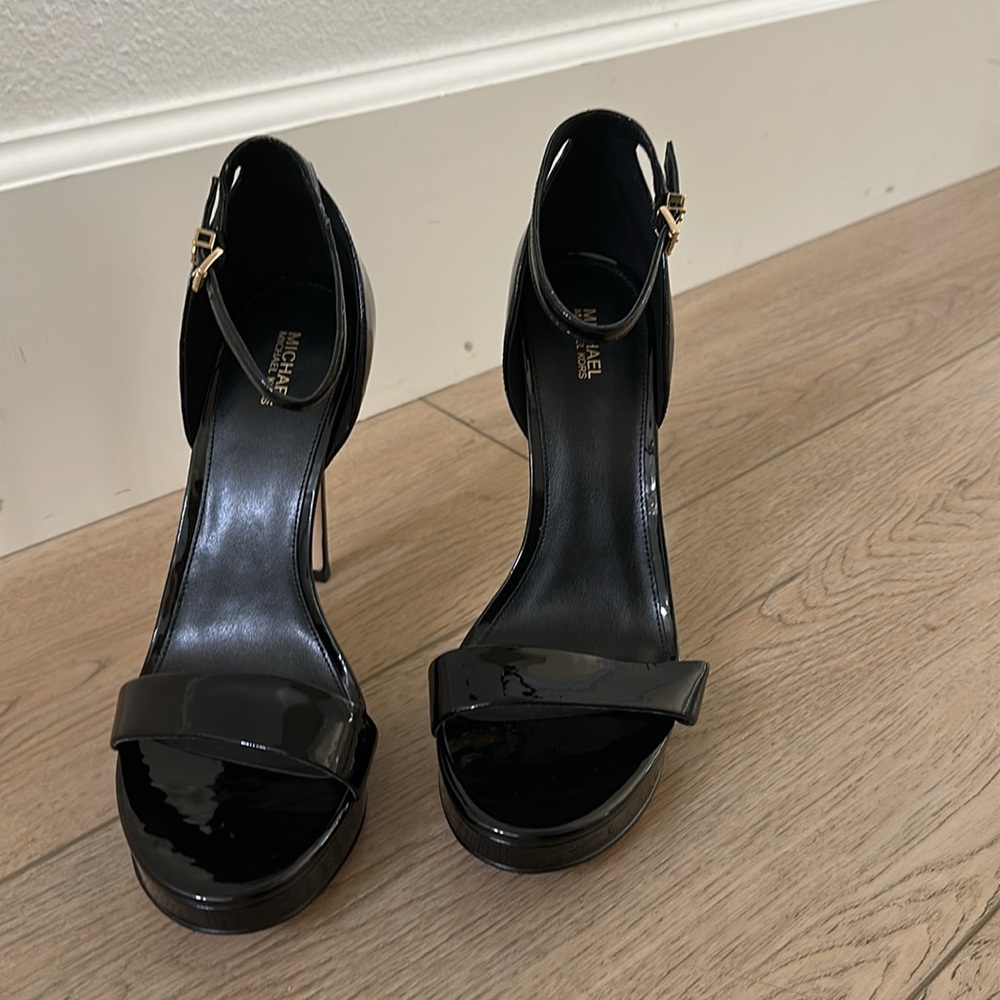 NWT Michael Kors Jordyn Patent Leather Platform Sandal - Picture 2 of 5